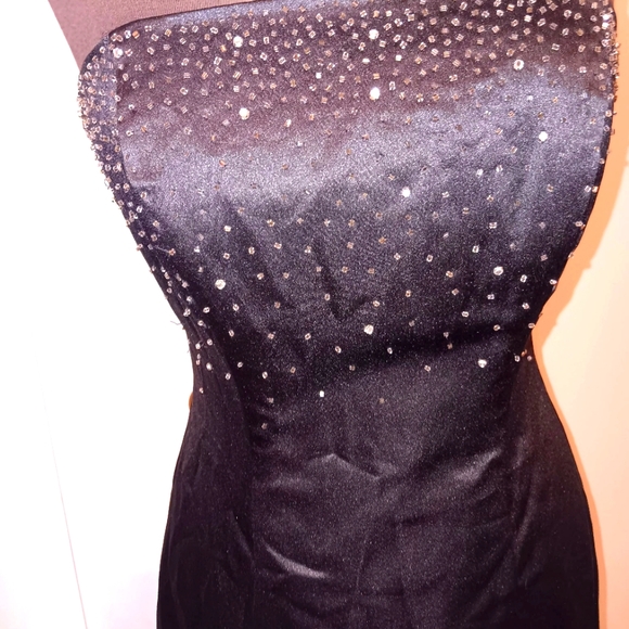 Morgan and Co. Formal Dress 3/4 - Picture 2 of 7